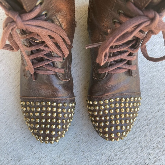 Steve Madden Distressed Brown Leather Mid-Calf Boots Gold Studs 8.5 - Picture 8 of 12